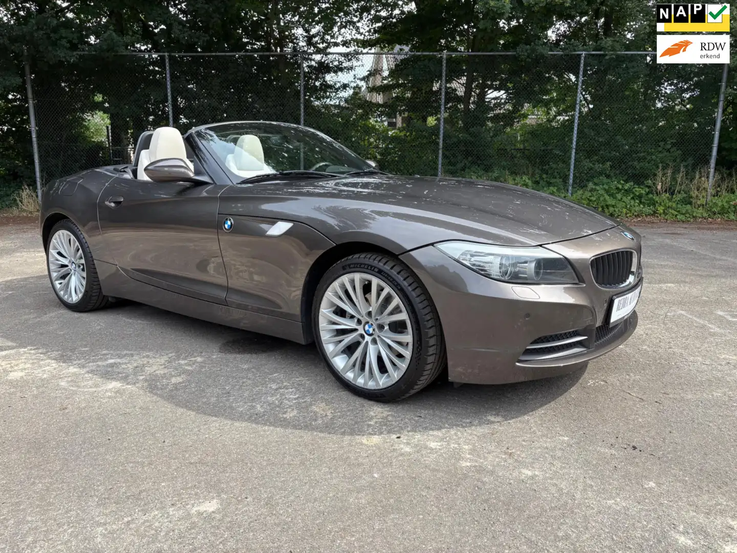 BMW Z4 Roadster SDrive23i, 6 cilinder, exclusief leder, 1 Bruin - 1