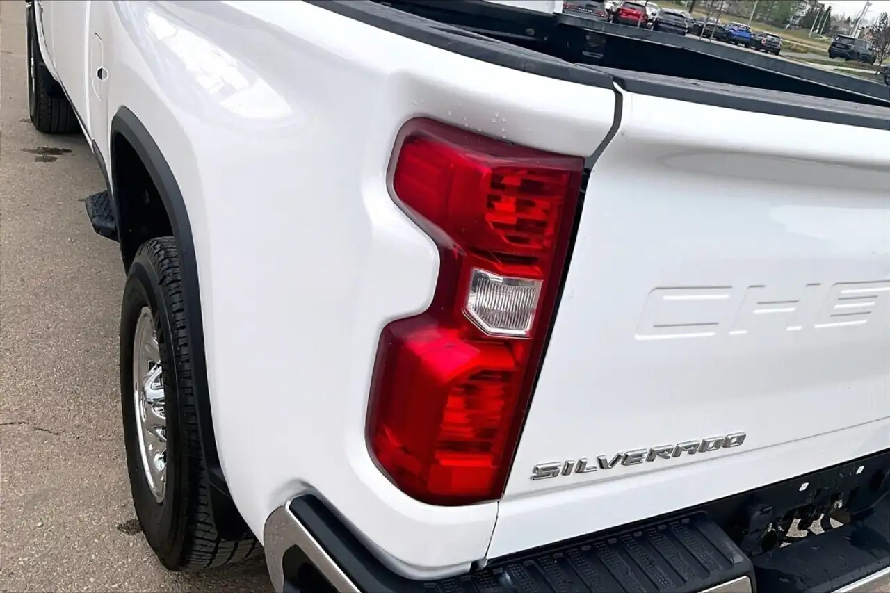 Chevrolet Silverado 3500 снимка Chevrolet Silverado 3500