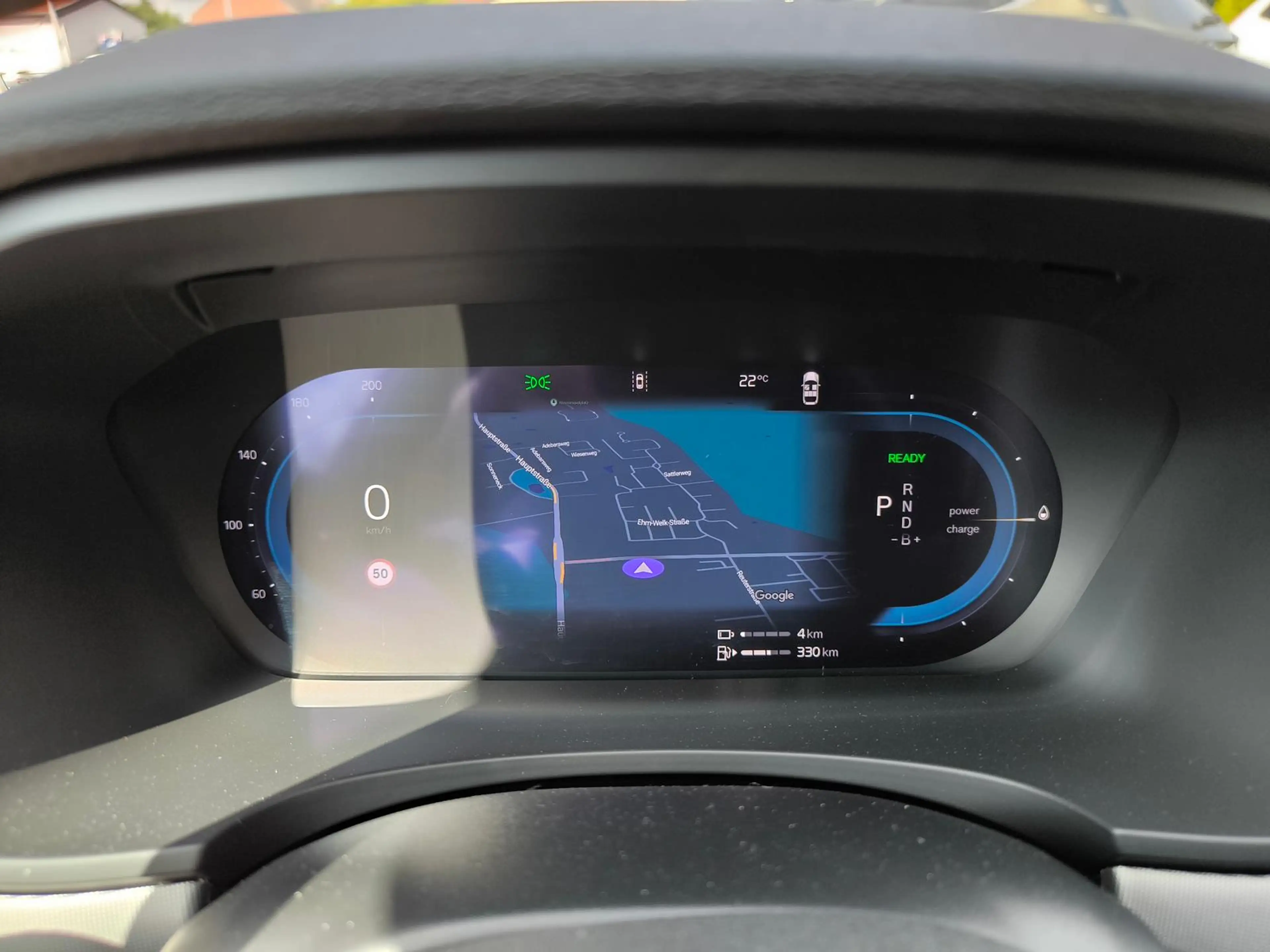 Volvo V90 T6 Plus Dark Recharge Plug-In Hybrid AWD — photo 14