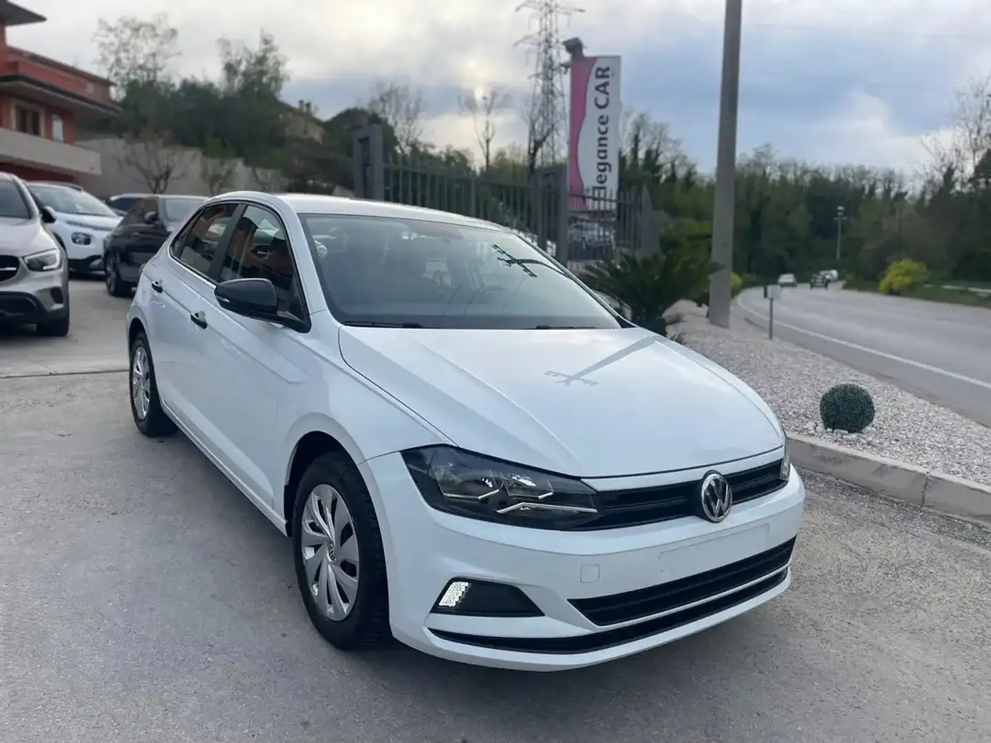 Volkswagen Polo 1.0 MPI 5p. Trendline BlueMotion Technology Blanc - 1