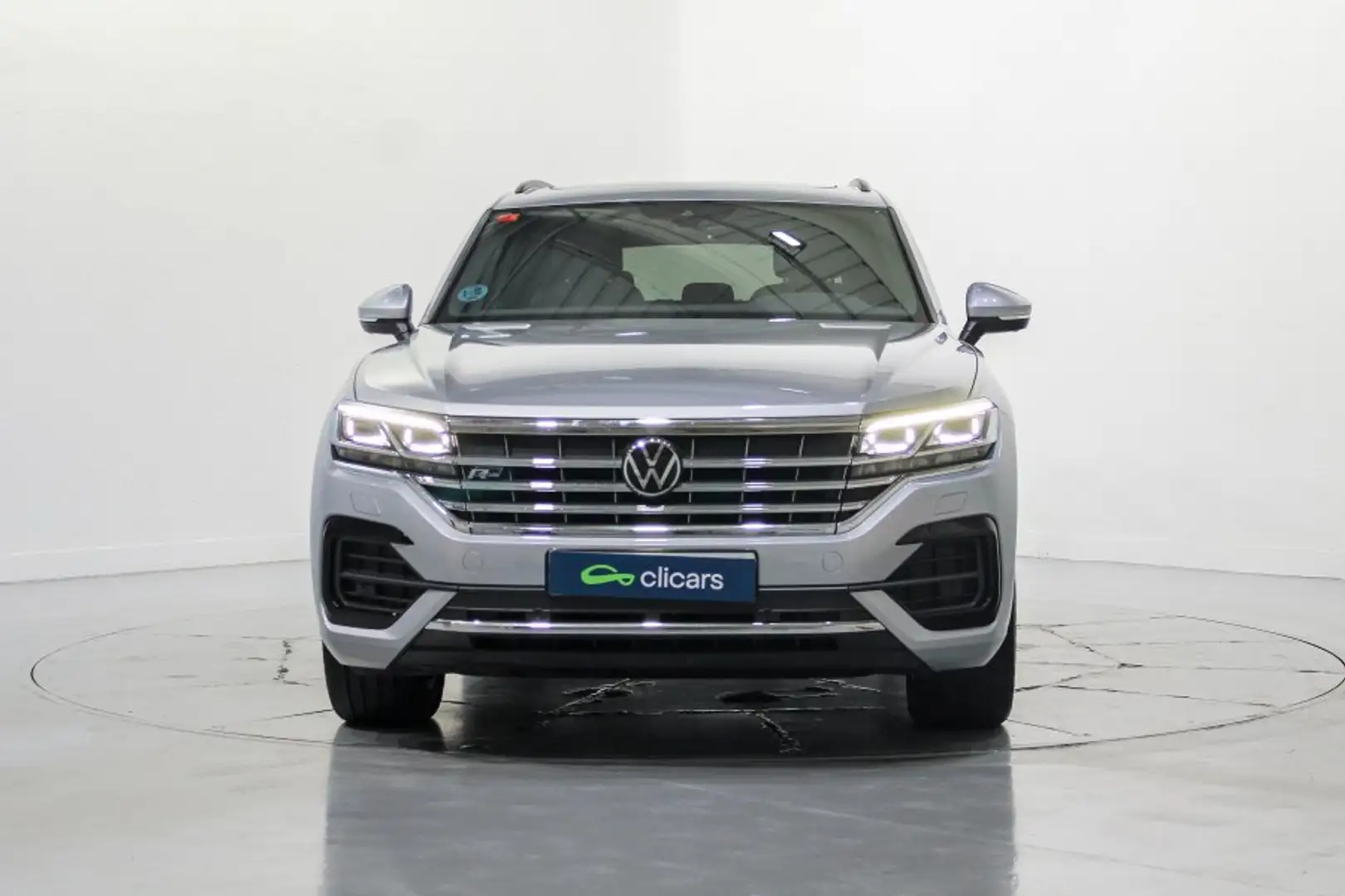 Volkswagen Touareg 3.0TDI V6 R-Line Tiptronic 4Motion 170kW Plateado - 2