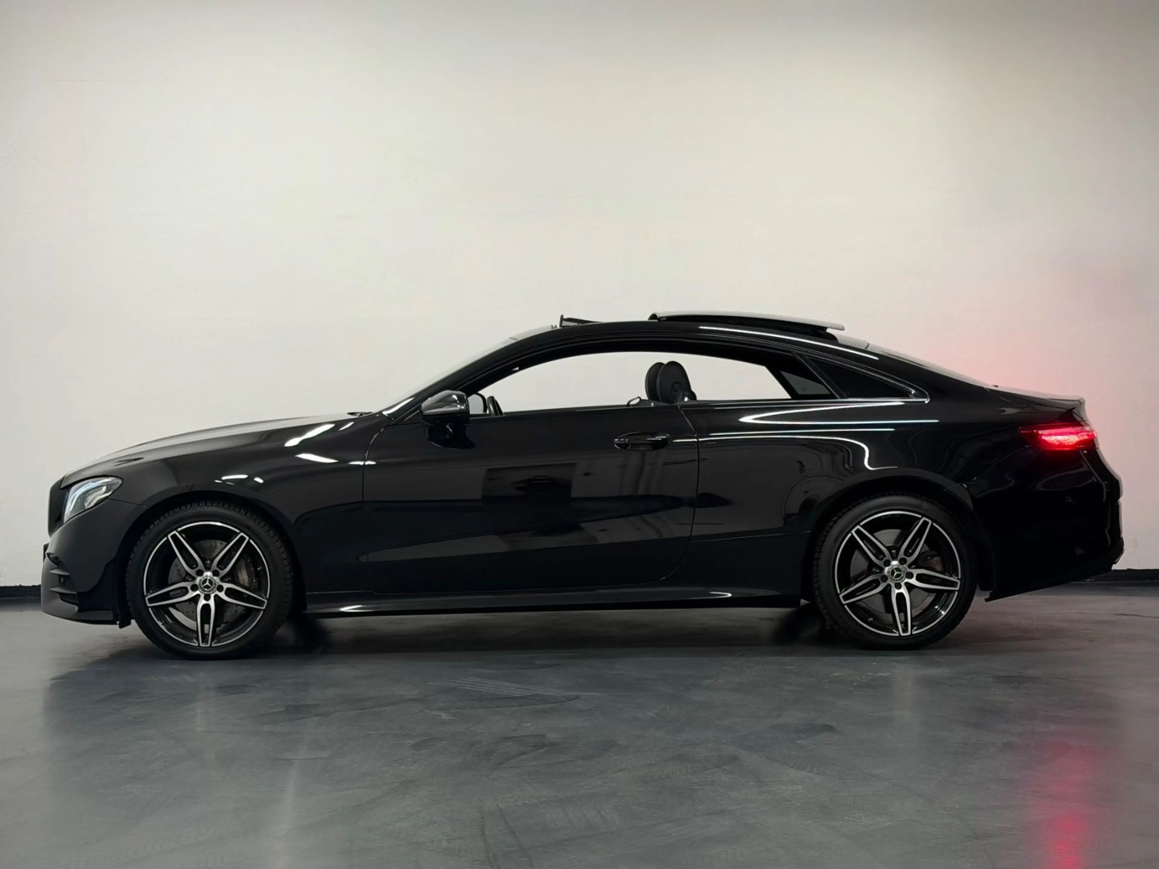 Mercedes-Benz E 400 E400 4Matic AMG-LINE PANO/BURMESTER/DISTRONIC — photo 11