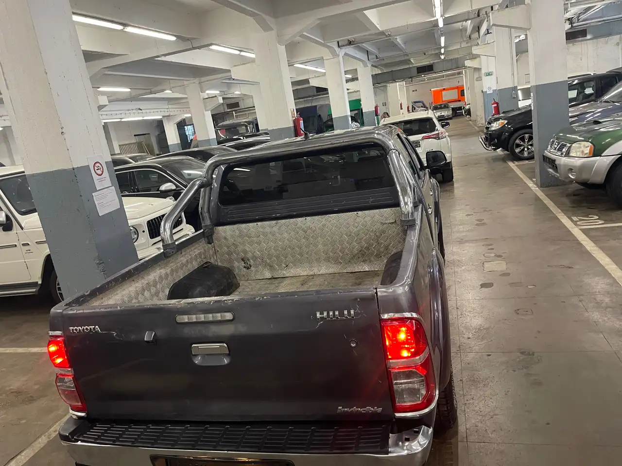 Toyota Hilux 3.0 D-4D 4WD STX | 171 ch | BVA | Cuir | Double cabine 5 places