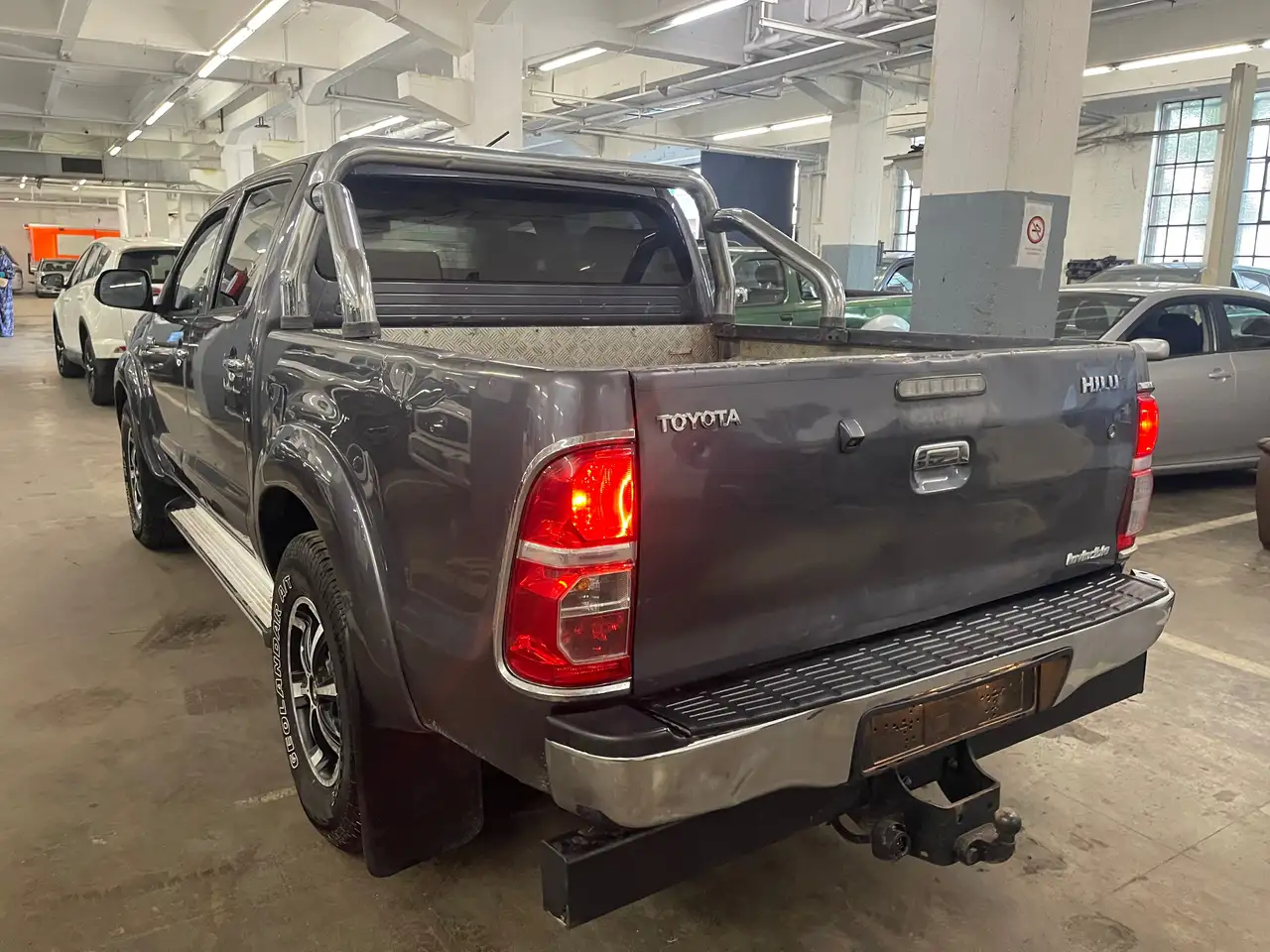 Toyota Hilux 3.0 D-4D 4WD STX | 171 ch | BVA | Cuir | Double cabine 5 places