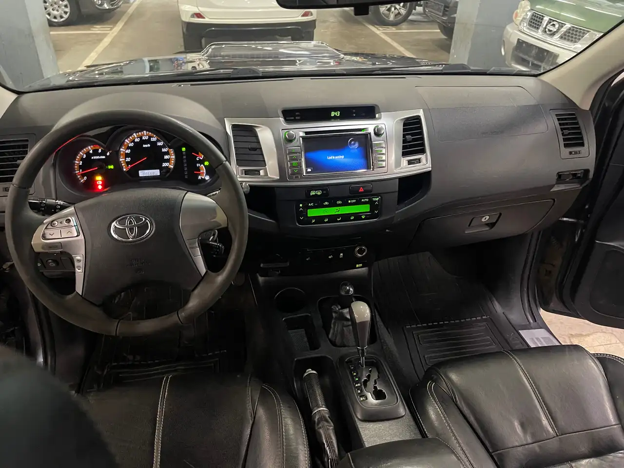 Toyota Hilux 3.0 D-4D 4WD STX | 171 ch | BVA | Cuir | Double cabine 5 places
