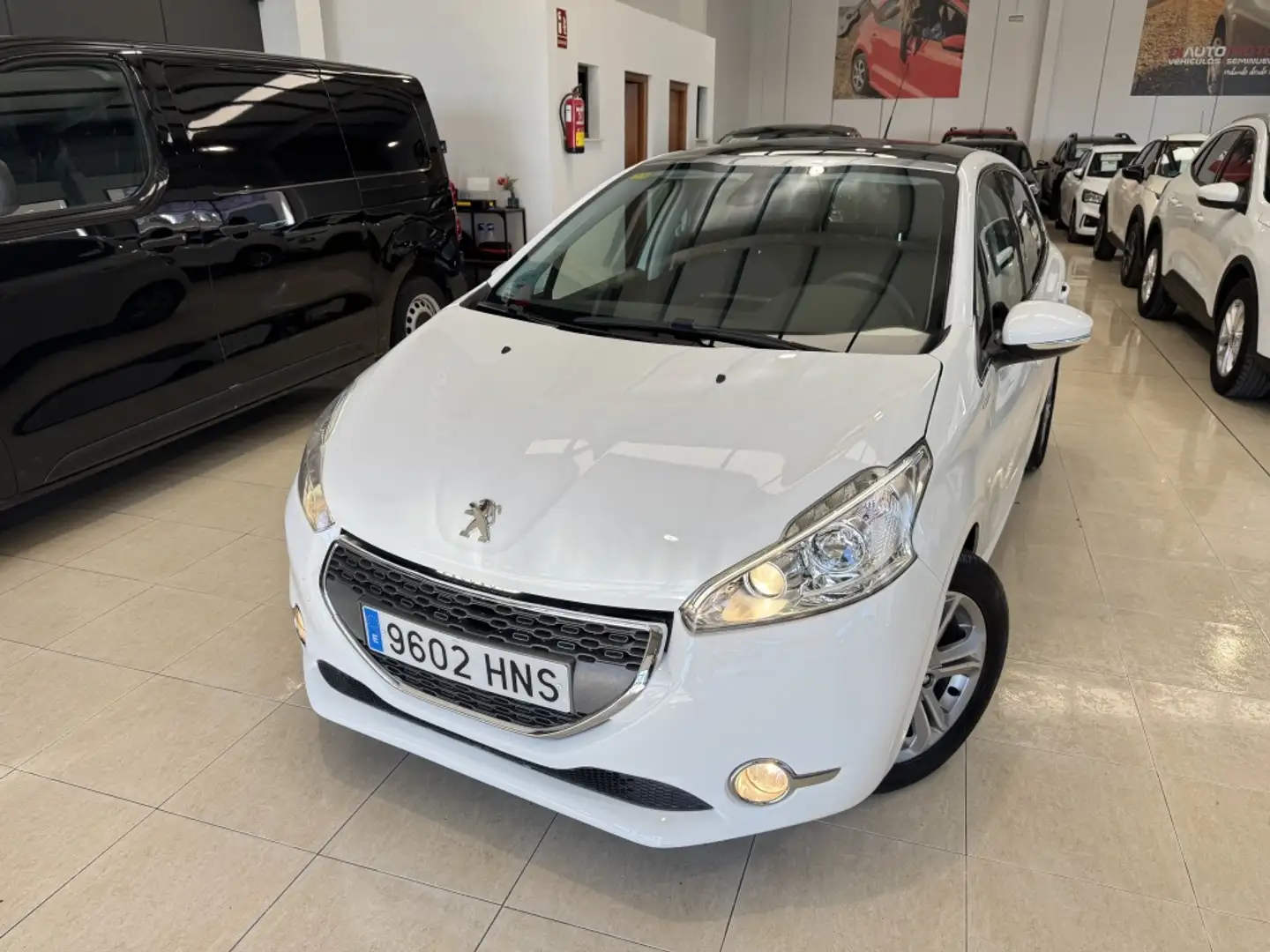 Peugeot 208 1.2 VTi Allure Blanc - 1