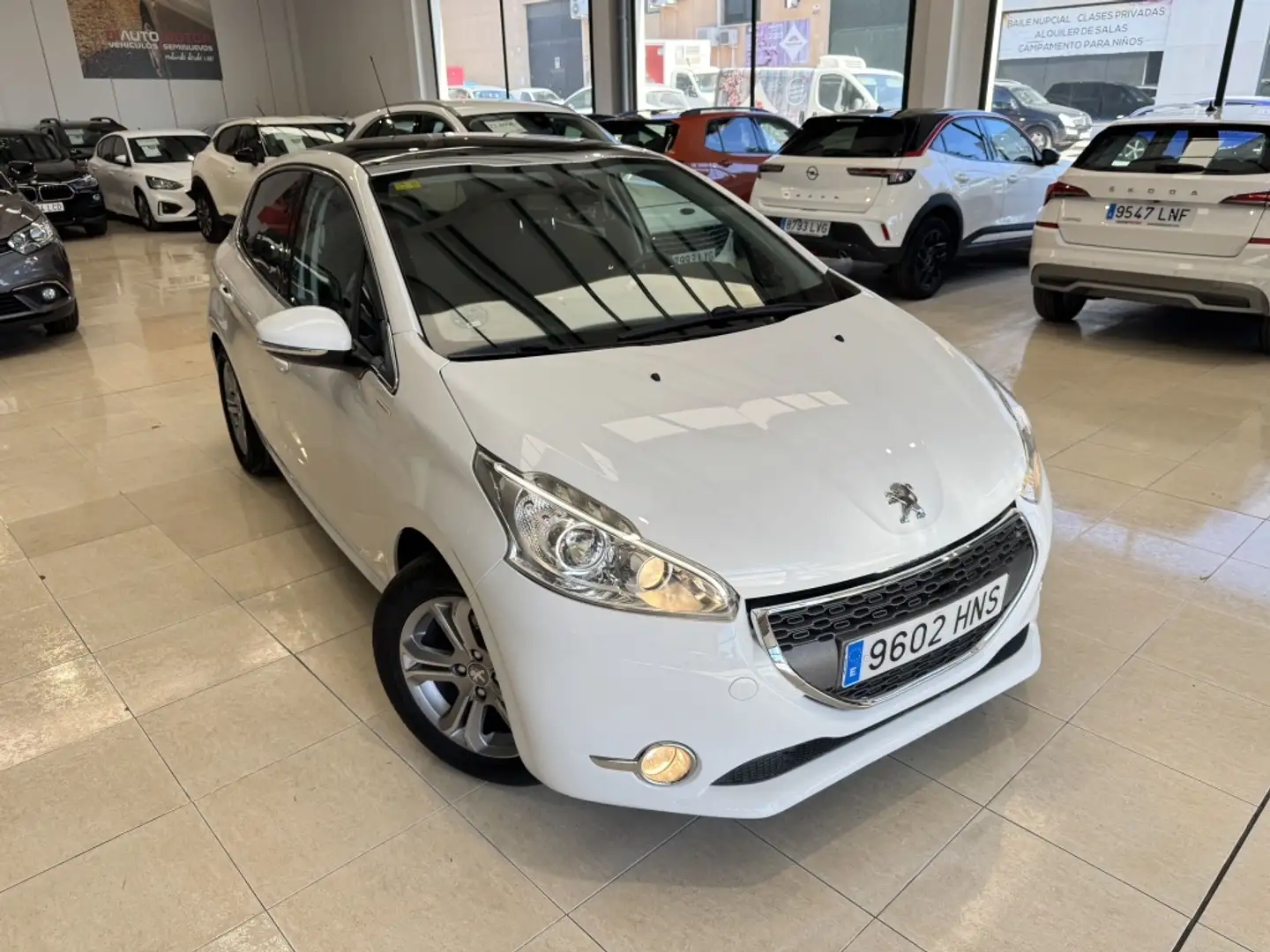 Peugeot 208 1.2 VTi Allure Blanc - 2