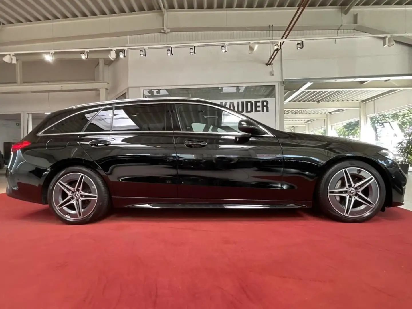 Mercedes-Benz C 200 T 9G-TRONIC AMG Line NAVI*LEDER*LED* Zwart - 2