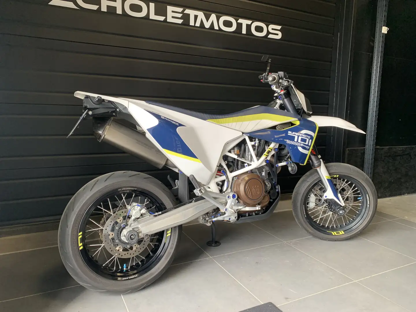 Husqvarna 701 Supermoto Fehér - 2