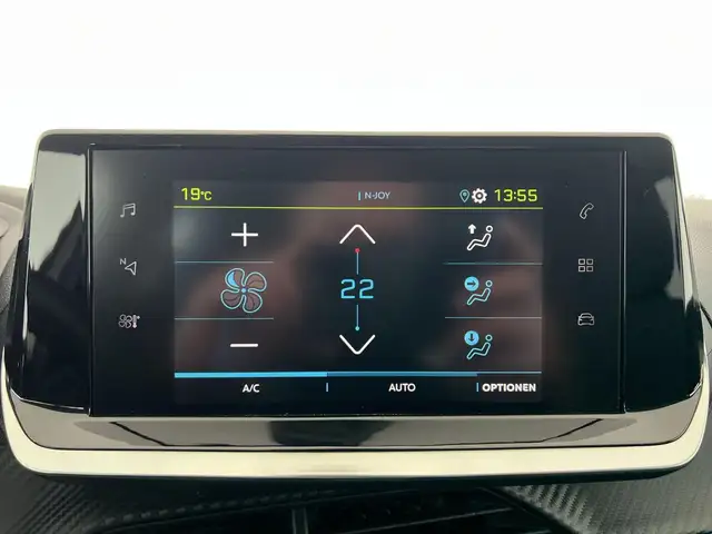 Peugeot 208 view 13