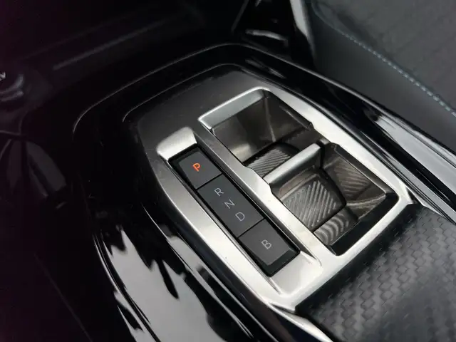 Peugeot 208 view 16