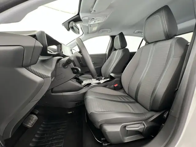 Peugeot 208 view 8