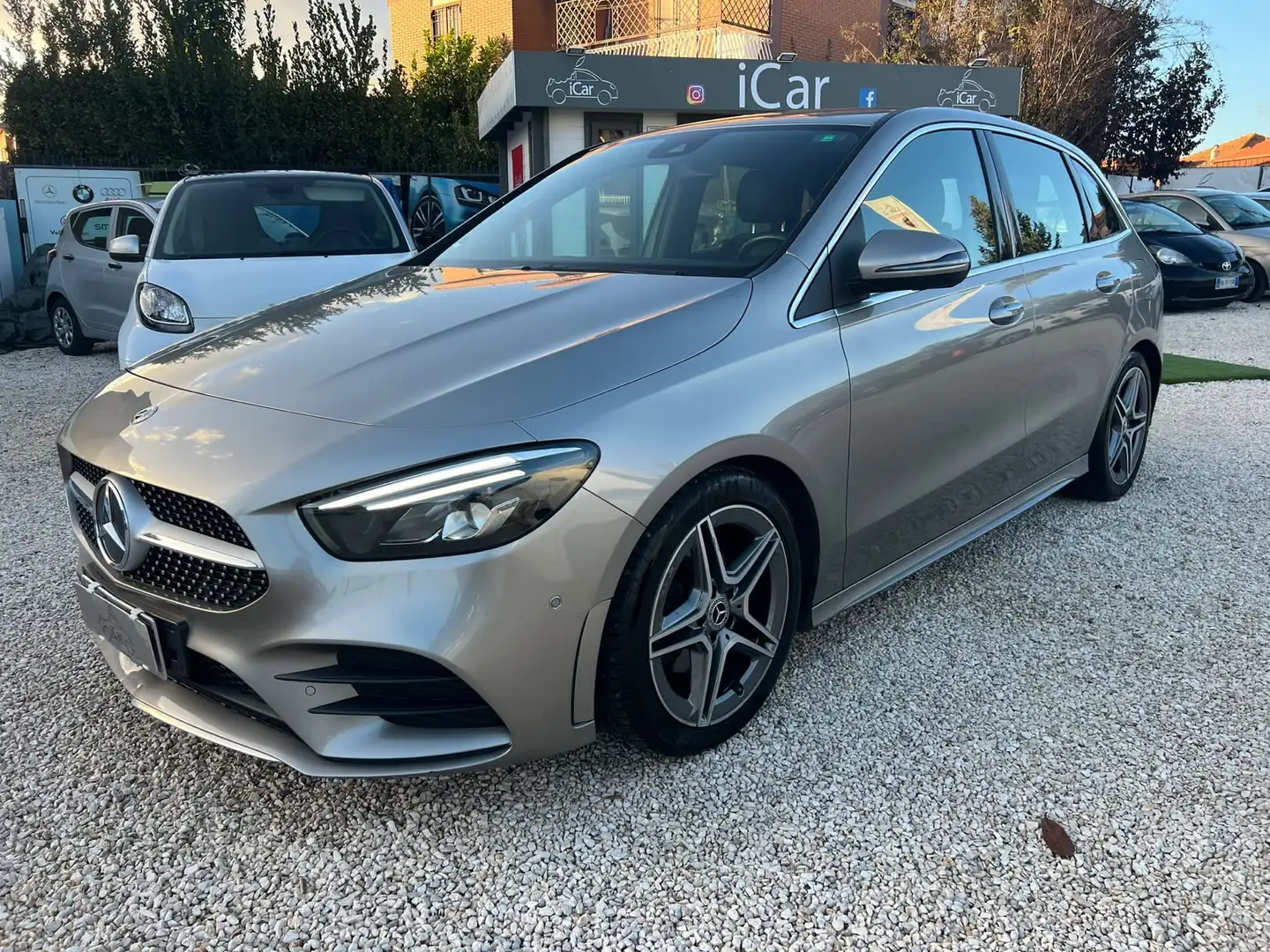 Mercedes-Benz B 180 Premium AMG auto Gris - 1