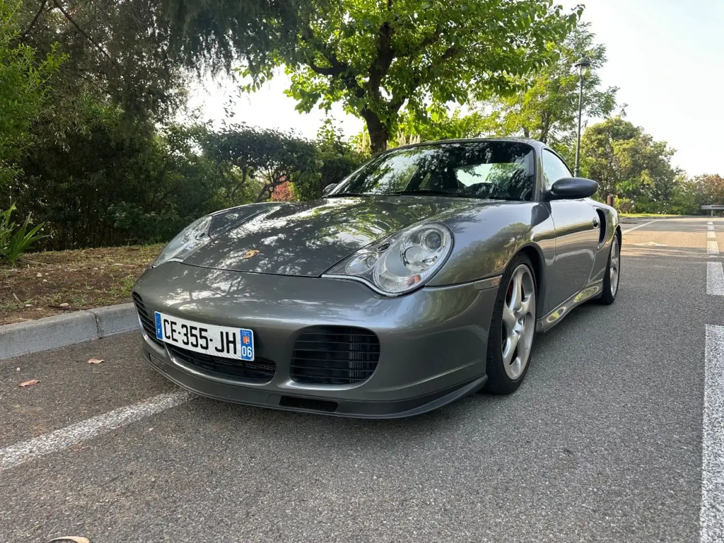 Porsche 996 996 Turbo 3.6L 420CH BVM6 Gris - 1
