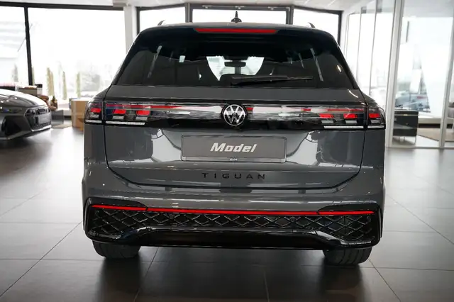 Volkswagen Tiguan view 5