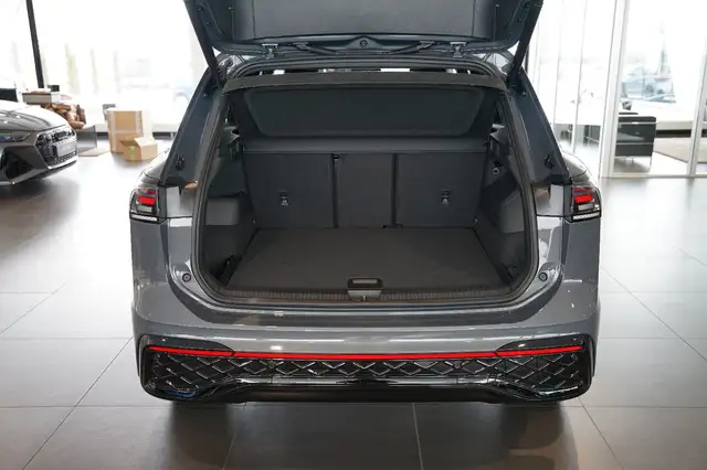 Volkswagen Tiguan view 6
