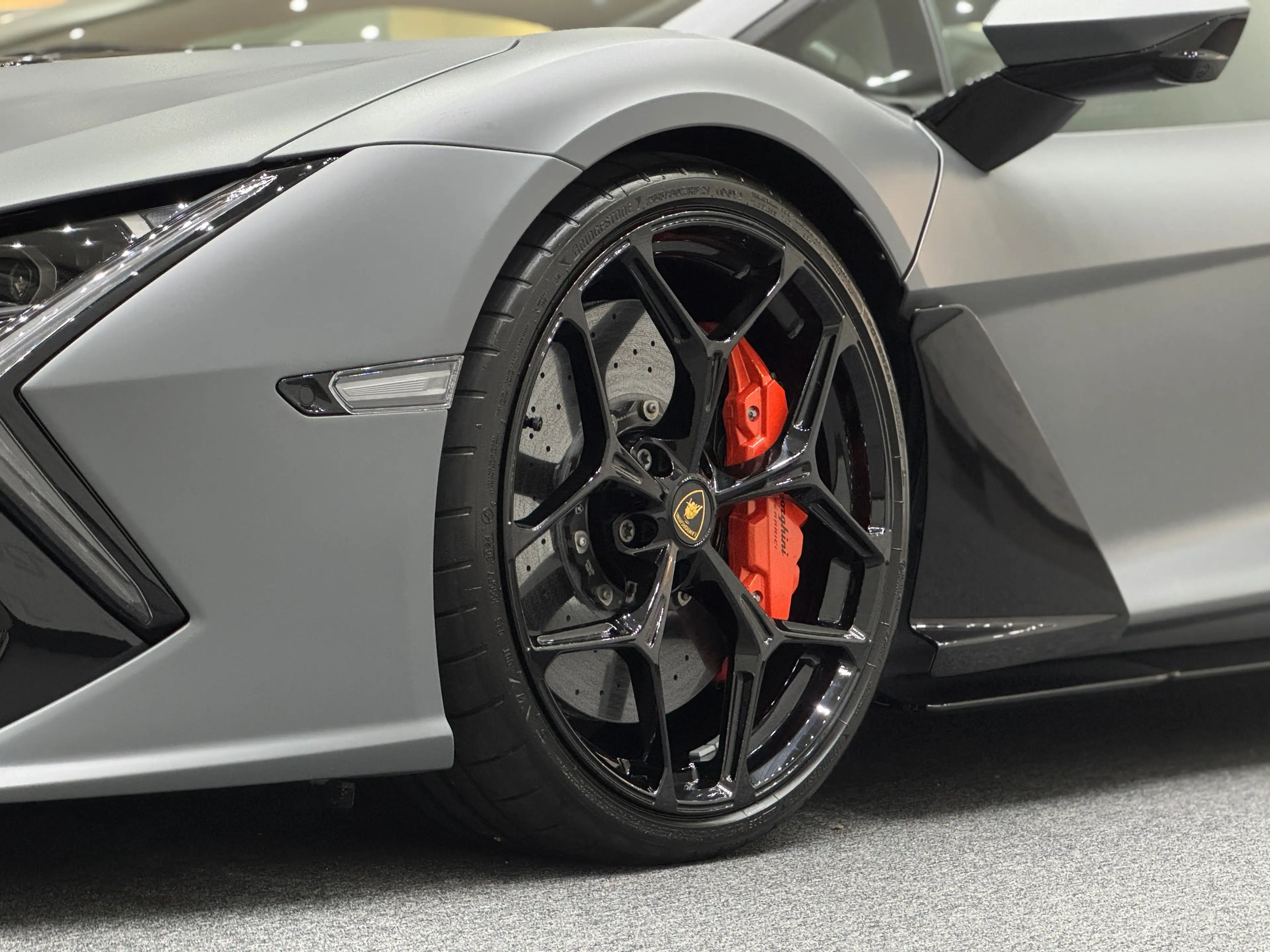 Lamborghini Revuelto Ö-Erstauslieferung — photo 9