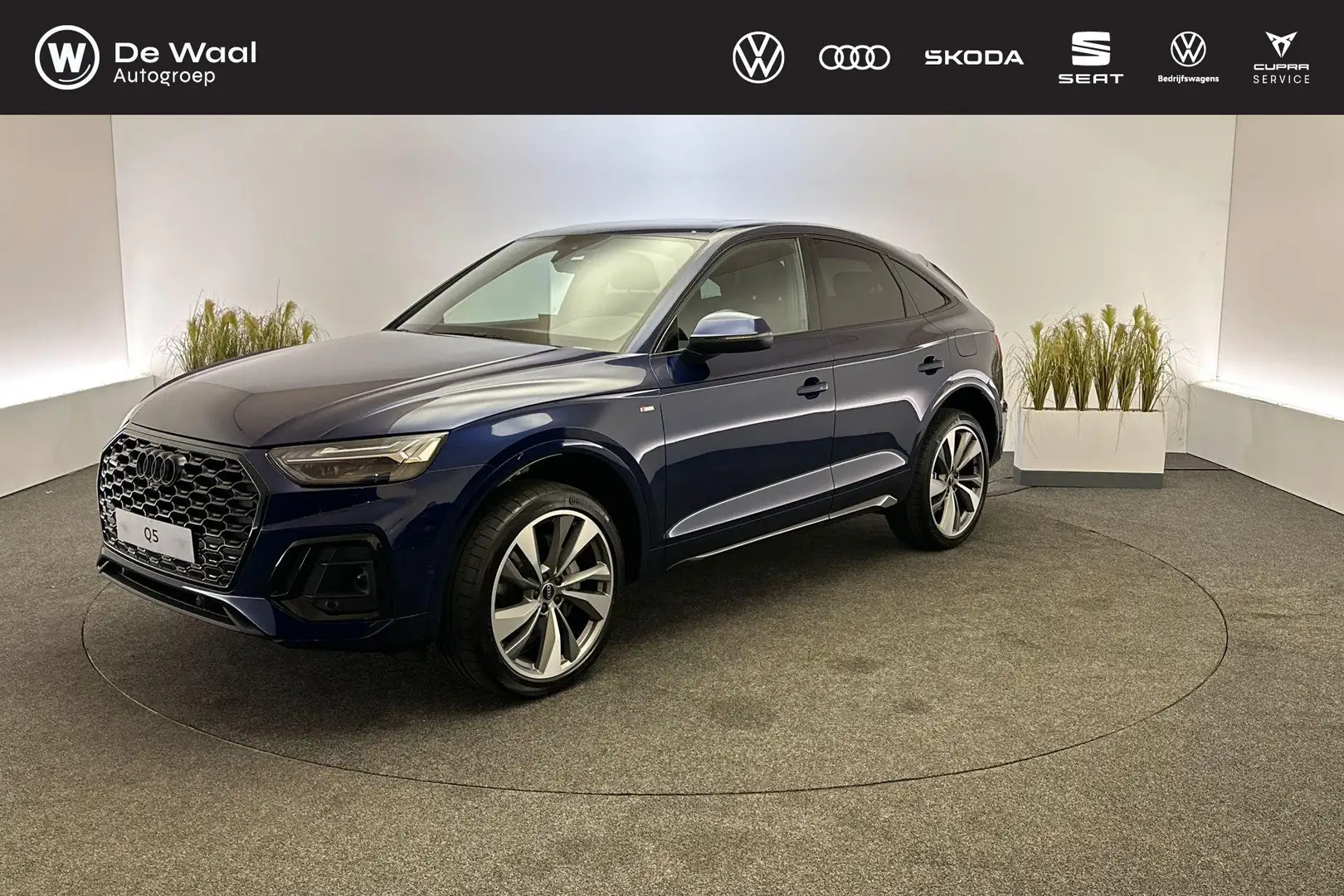 Audi Q5 S edition Competition 50 TFSI e S tronic Blauw - 1