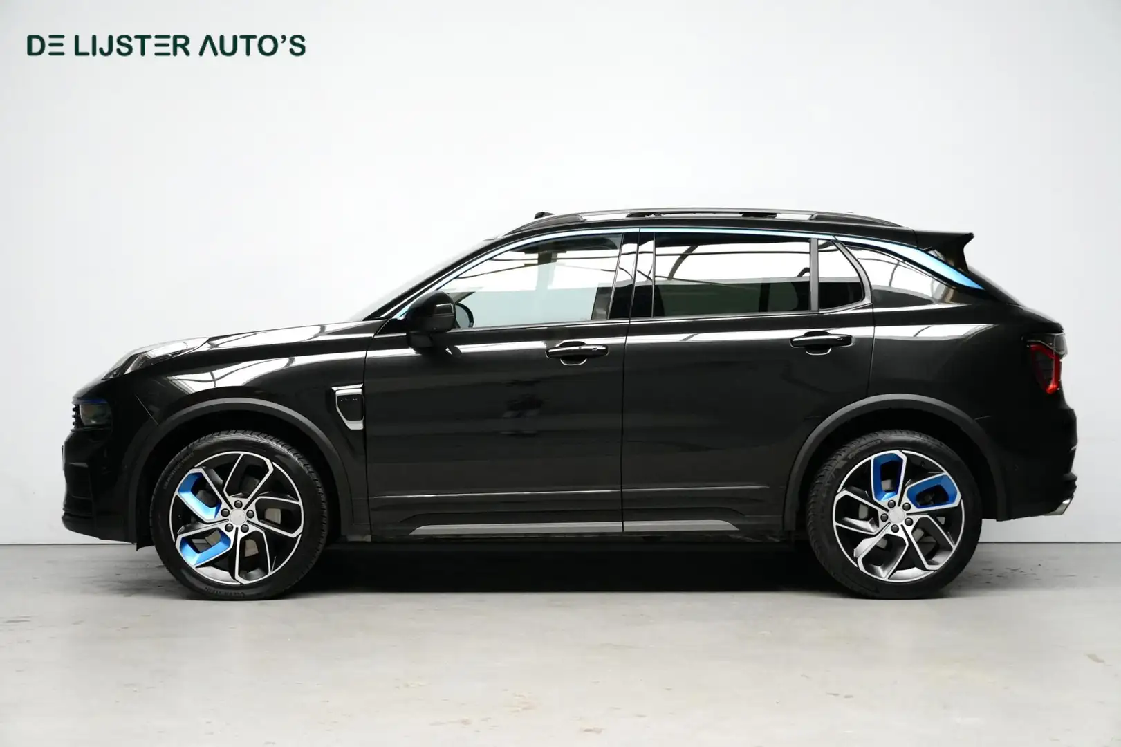 Lynk & Co 01 1.5 Plug-in Hybrid |Pano-dak | CarPlay | Acc | 360 Zwart - 2