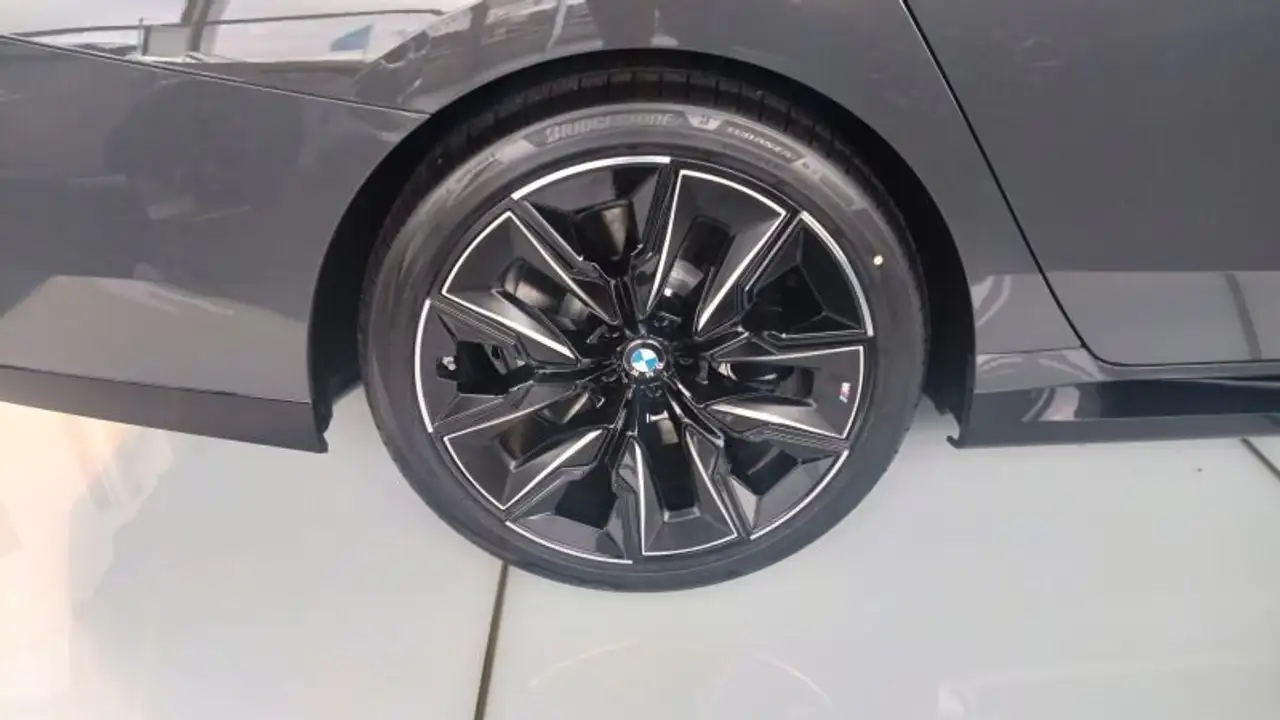 BMW 740 d xDrive M Sport Standhz/Massage/AHK/Sitzlüft 6