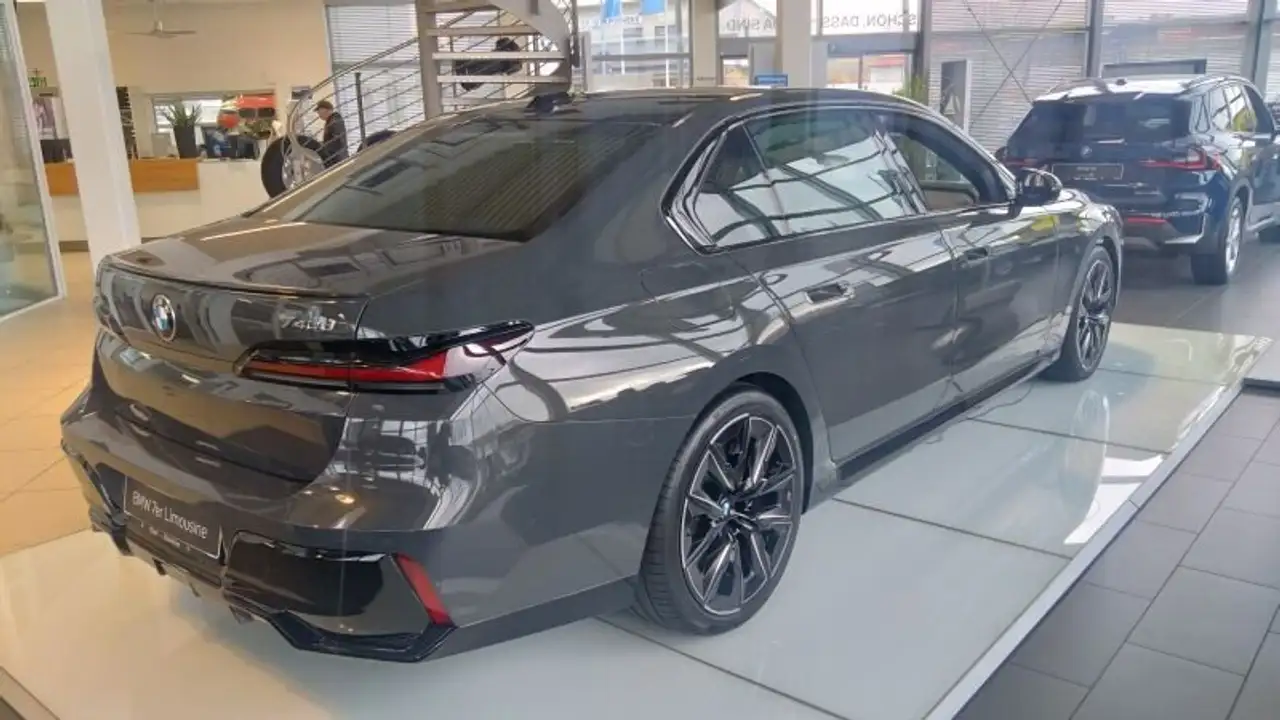 BMW 740 d xDrive M Sport Standhz/Massage/AHK/Sitzlüft 2