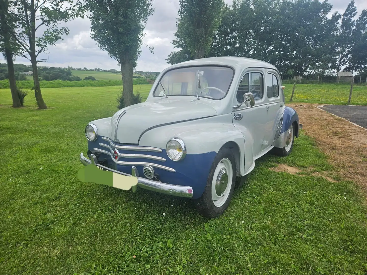 Renault R1062 Білий - 1
