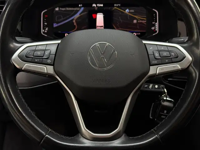Volkswagen Multivan view 11