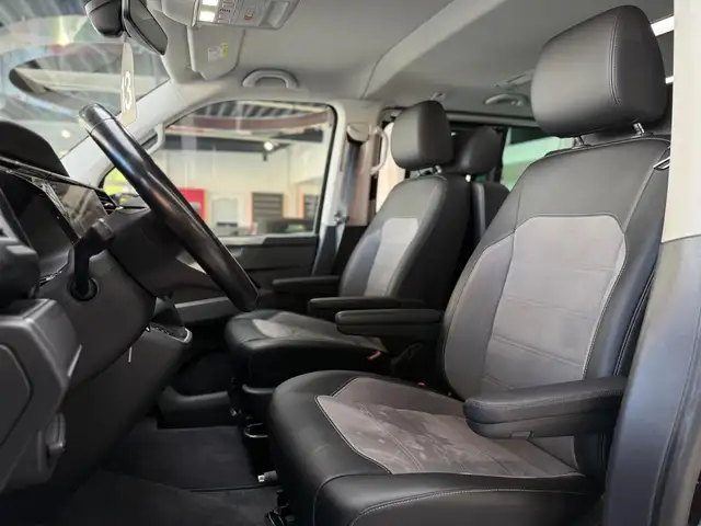 Volkswagen Multivan view 9