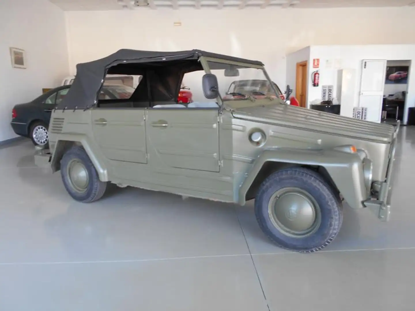 Volkswagen 181 Kurierwagen Verde - 1