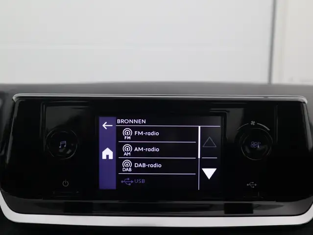 Peugeot 208 view 19