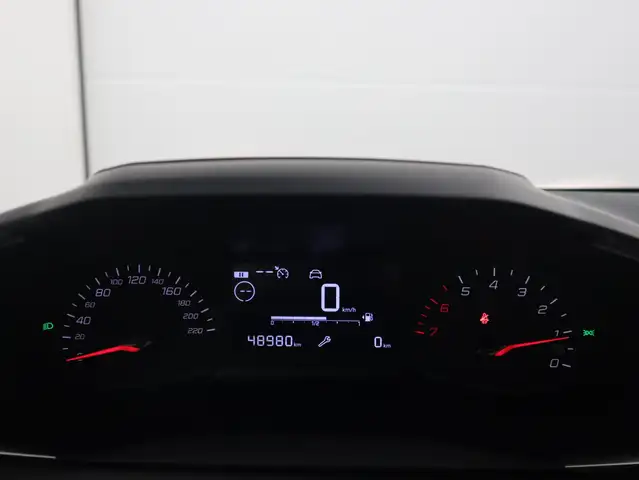 Peugeot 208 view 23