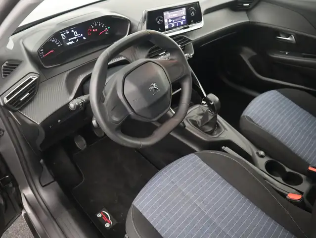 Peugeot 208 view 8