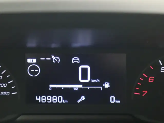 Peugeot 208 view 24