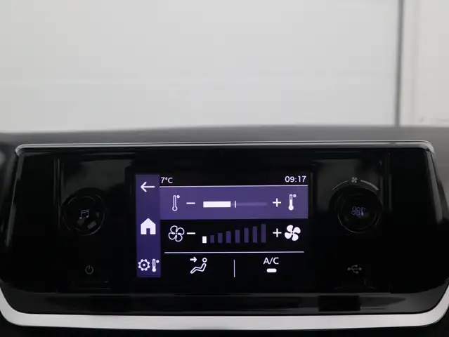 Peugeot 208 view 21