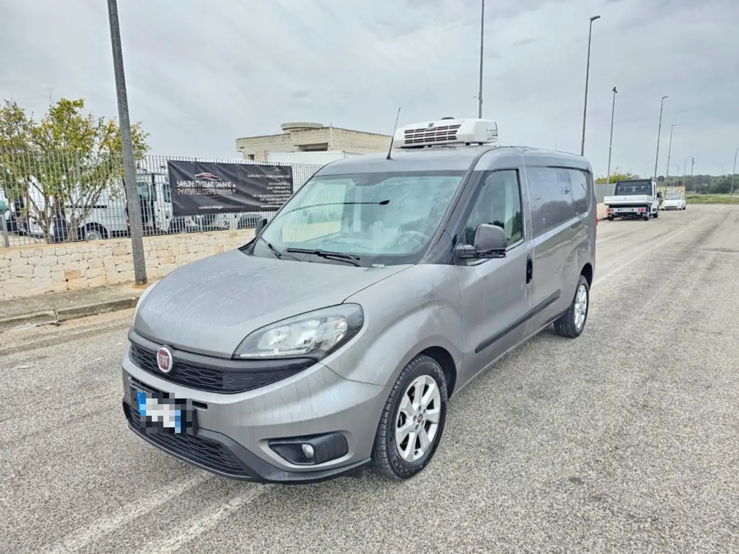Fiat Doblo 1.6 MJT 120CV S&S Cargo Maxi Lounge FRIGO FNAX 0° Gris - 1