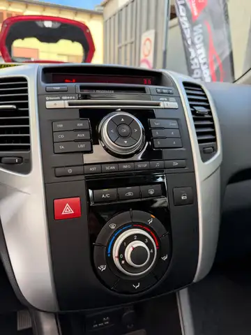Kia Venga view 12