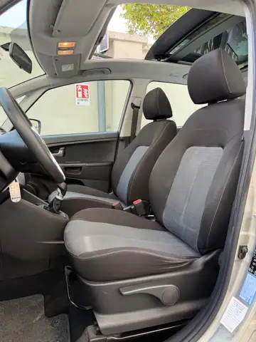 Kia Venga view 6