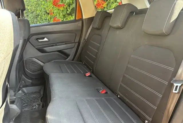 Dacia Duster view 15