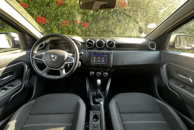 Dacia Duster view 9
