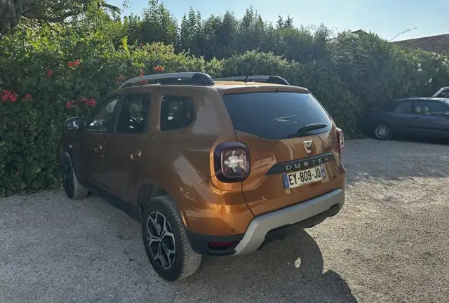 Dacia Duster view 3