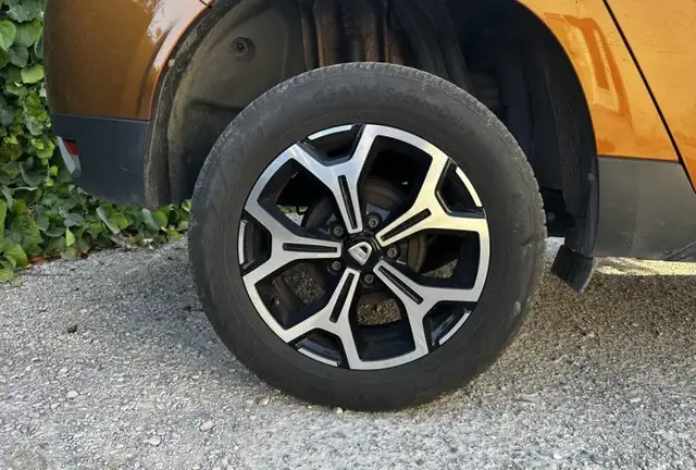 Dacia Duster view 19