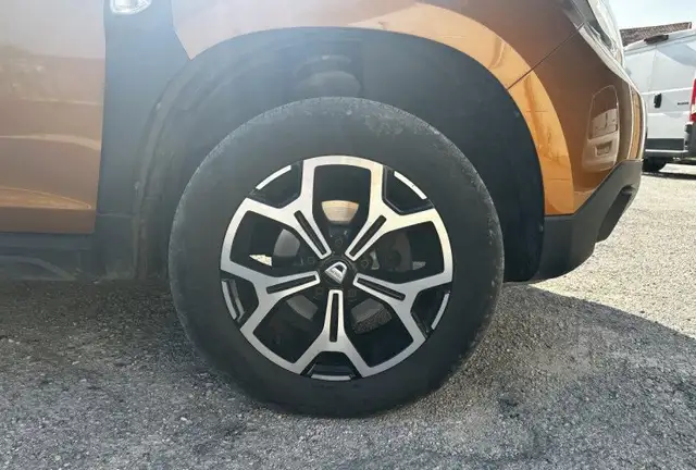 Dacia Duster view 18