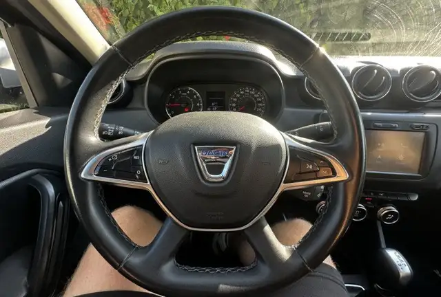 Dacia Duster view 10