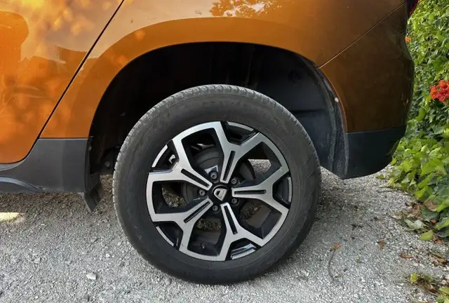 Dacia Duster view 20