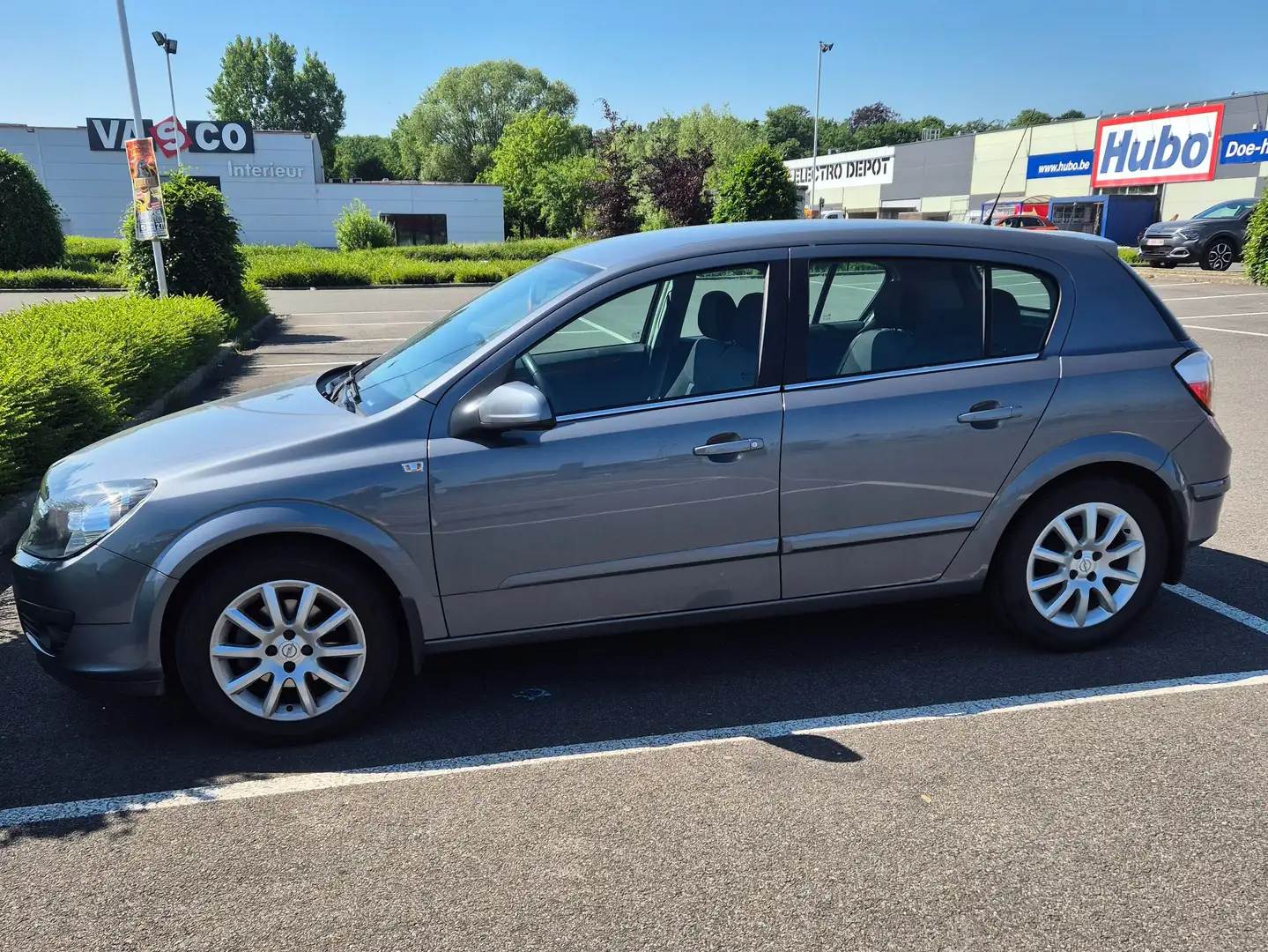 Opel Astra Astra 1.6 Elegance Grijs - 1