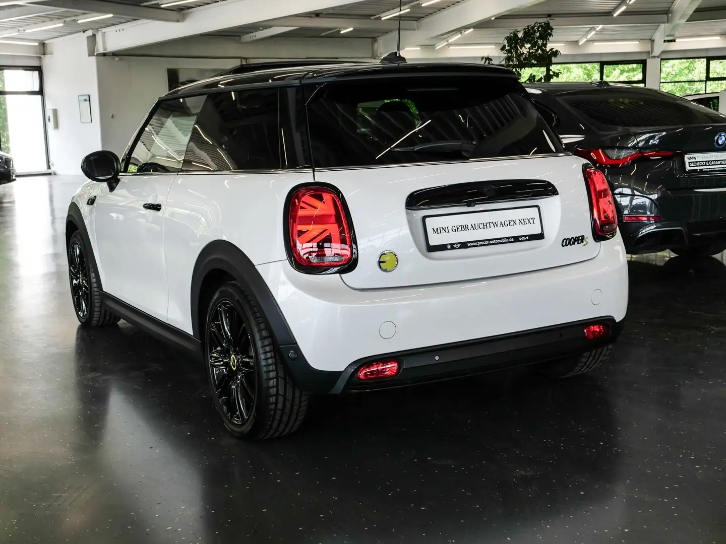 MINI Cooper SE Classic Trim Aut Nav HuD LED h&k RFK Weiß - 2