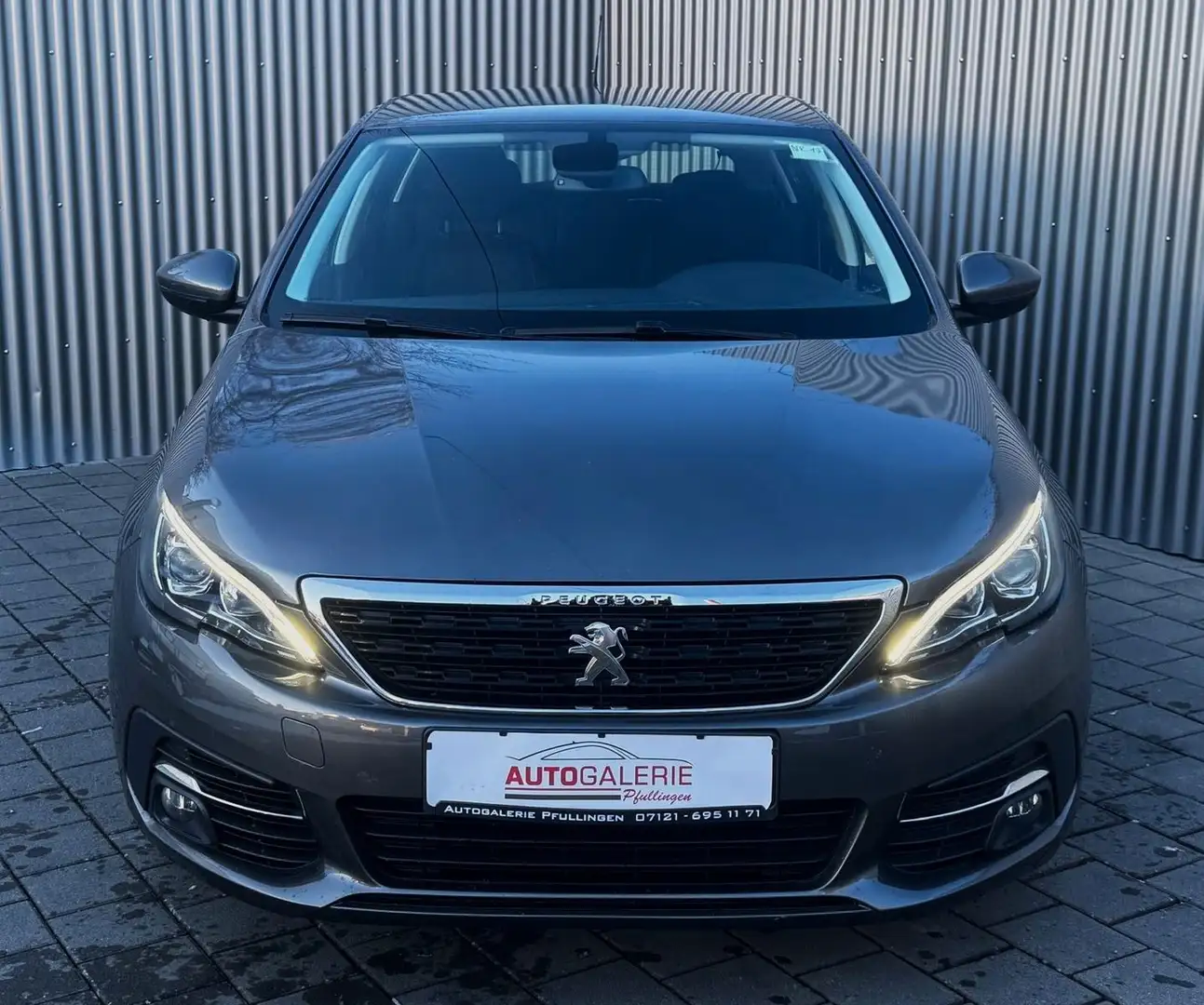 Peugeot 308 Active Pack Tempomat 1.Hand Grau - 2