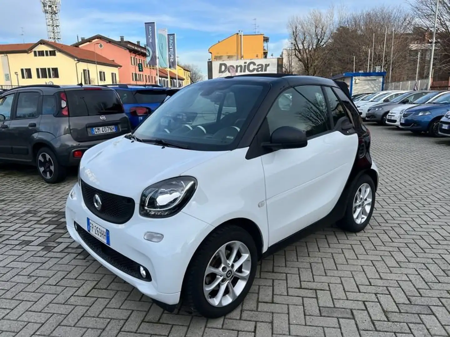 smart forTwo 70 1.0 twinamic cabrio Youngster Blanco - 1