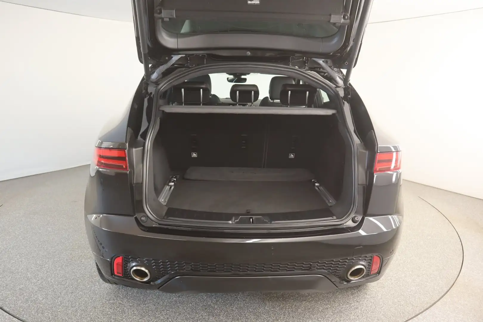Jaguar E-Pace 2.0DI4 D180 First Edition AWD Aut. Schwarz - 2