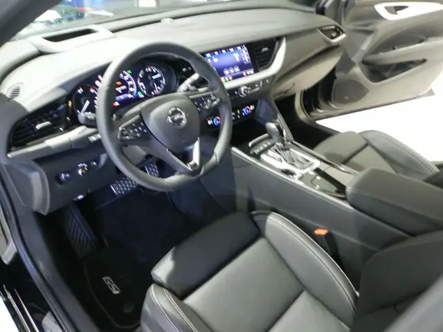 Opel Insignia view 7